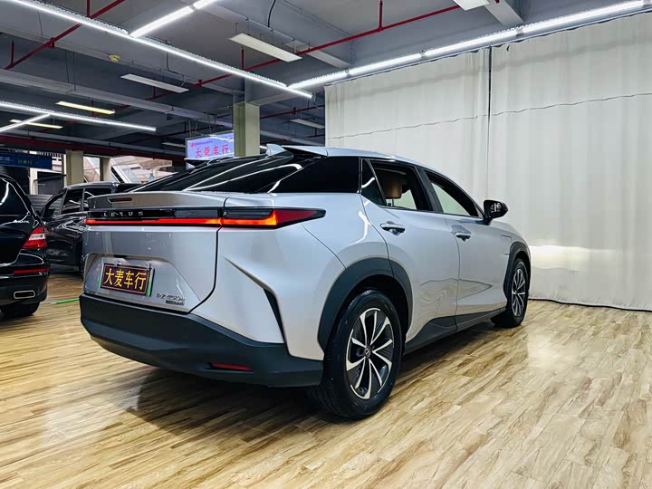 Lexus RZ 2023 2023款 450e 四驱纵享版