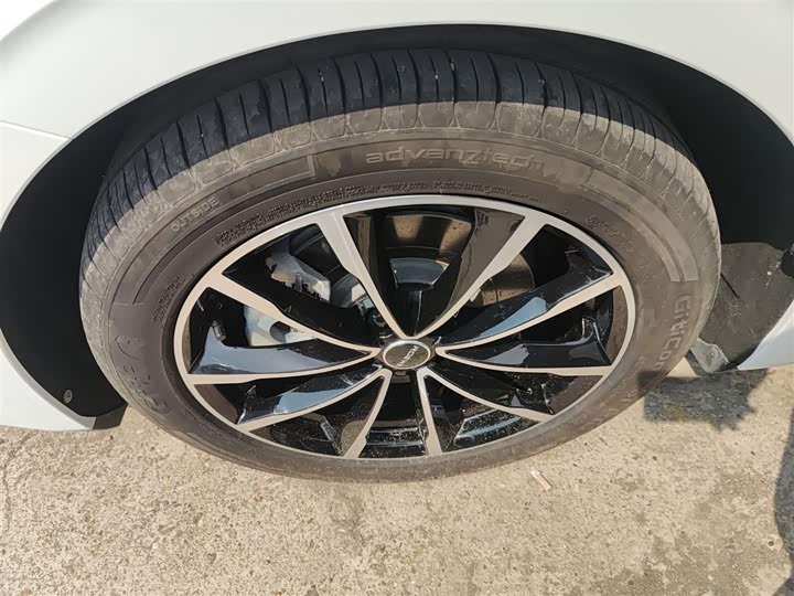 Roewe D7 2025 2025款 DMH 125km 世界冠军卓越版