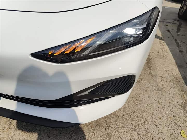 Roewe D7 2025 2025款 DMH 125km 世界冠军卓越版