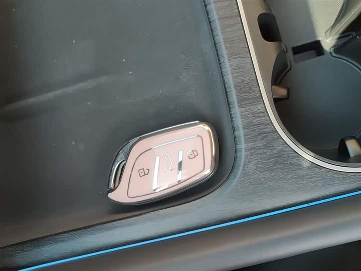 Roewe D7 2025 2025款 DMH 125km 世界冠军卓越版