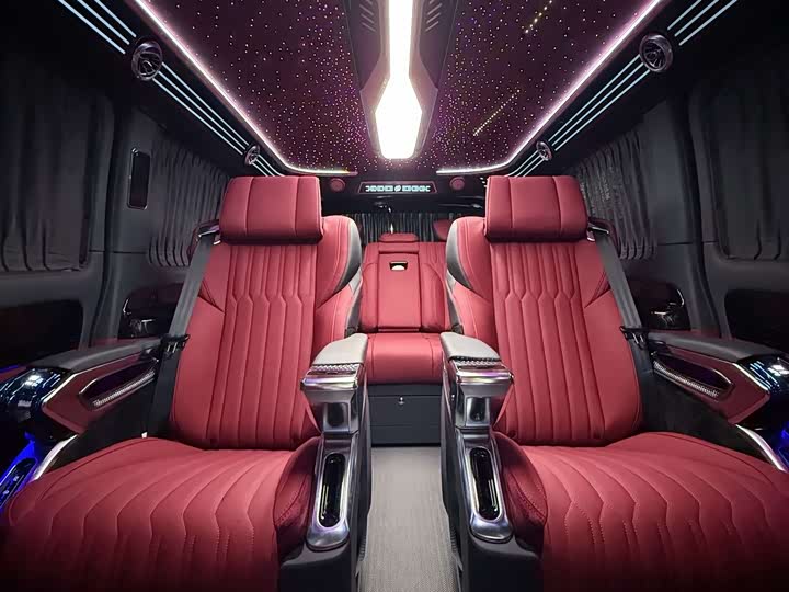 Mercedes-Benz Vito 2024 2024款 2.0T 商务版 7座