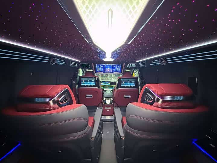 Mercedes-Benz Vito 2024 2024款 2.0T 商务版 7座