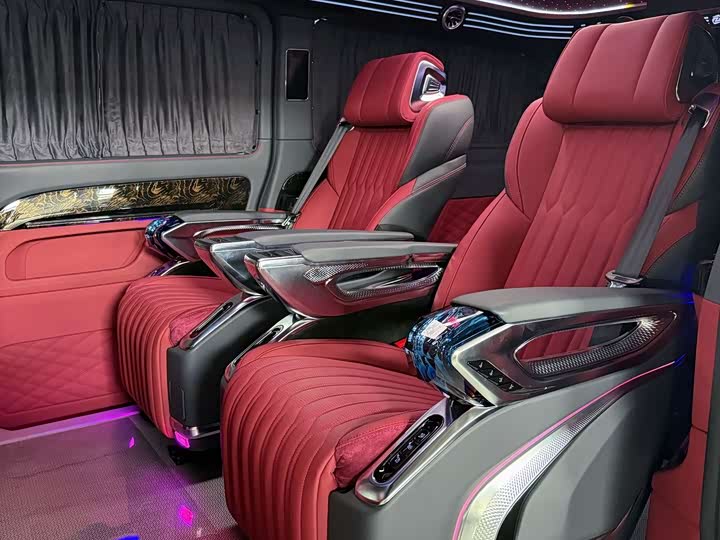 Mercedes-Benz Vito 2024 2024款 2.0T 商务版 7座