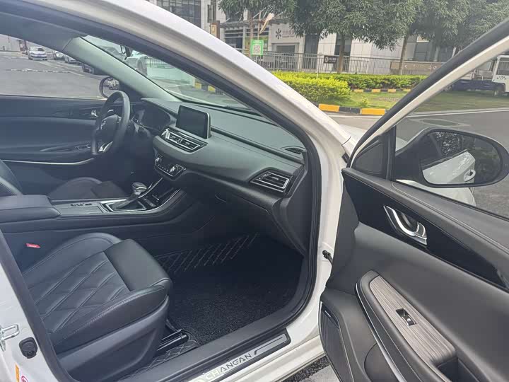 Changan Raeton CC 2022 2022款 蓝鲸版 1.5T DCT尊贵型