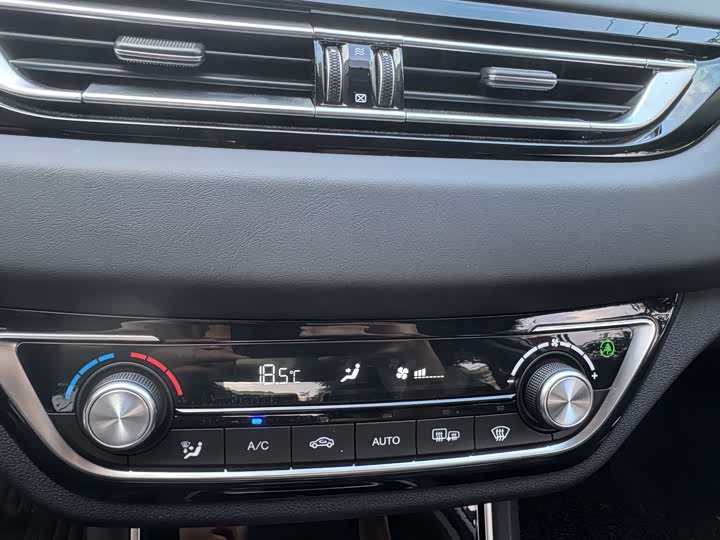 Changan Raeton CC 2022 2022款 蓝鲸版 1.5T DCT尊贵型