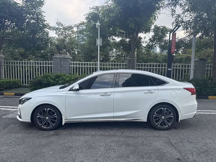 Changan Raeton CC 2022 2022款 蓝鲸版 1.5T DCT尊贵型