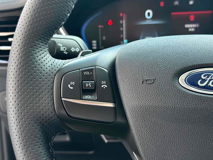 Ford Focus Active 2021 2021款 EcoBoost 180 自动劲潮型