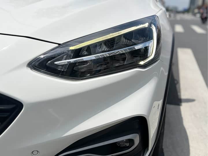 Ford Focus Active 2021 2021款 EcoBoost 180 自动劲潮型