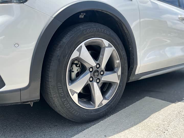 Ford Focus Active 2021 2021款 EcoBoost 180 自动劲潮型