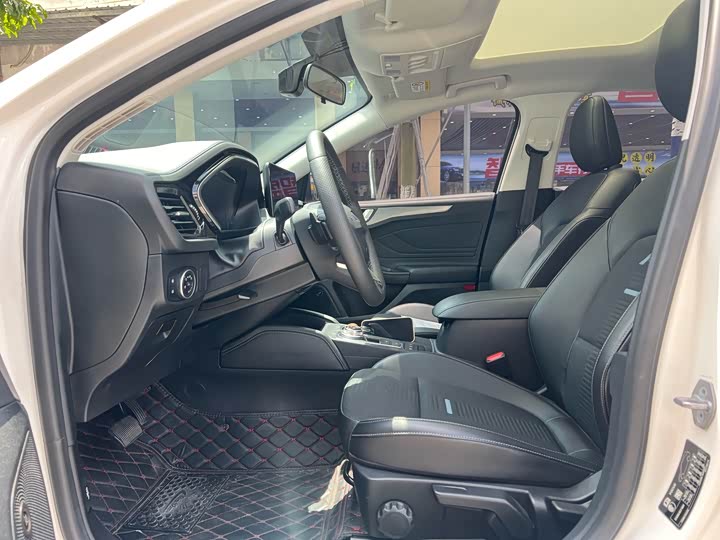 Ford Focus Active 2021 2021款 EcoBoost 180 自动劲潮型