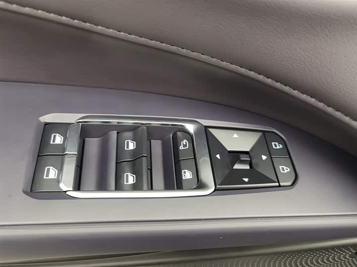 Ford Mondeo 2025 2025款 2.0T EcoBoost 至尊型