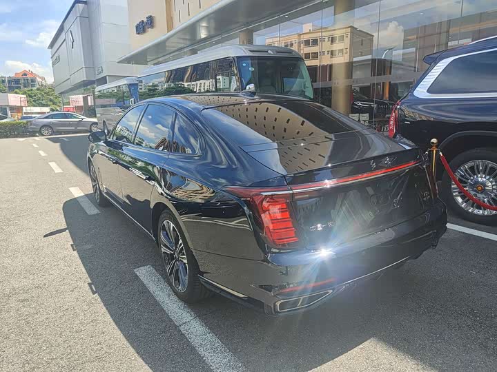 Hongqi H9 2024 2024款 2.0T 旗享 私享风尚版