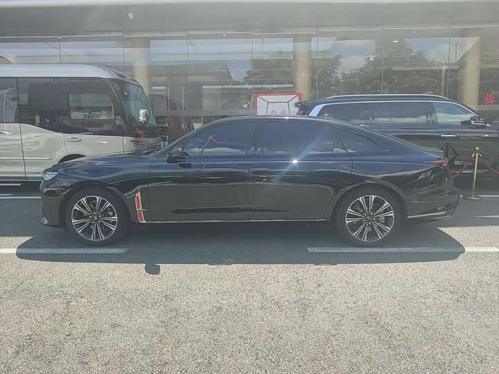 Hongqi H9 2024 2024款 2.0T 旗享 私享风尚版