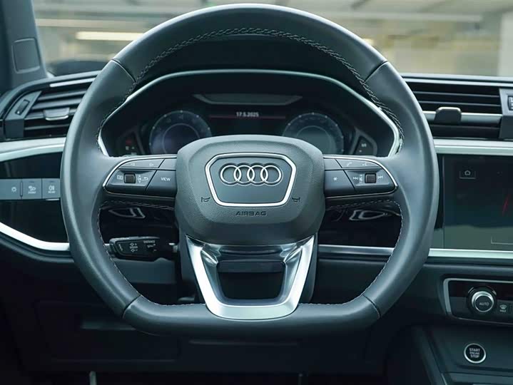 Audi Q3 2024 2024款 35 TFSI 时尚动感型