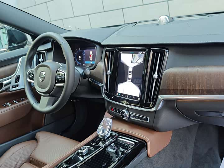 Volvo S90 Hybrid 2025 2025款 插电式混动 四驱长续航智雅豪华版