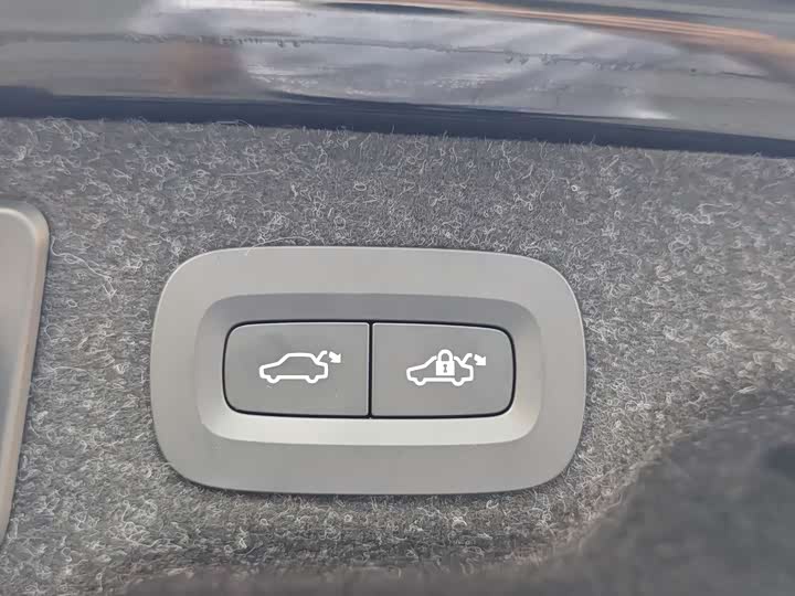 Volvo S90 Hybrid 2025 2025款 插电式混动 四驱长续航智雅豪华版