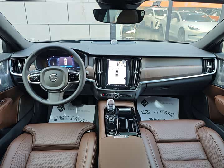 Volvo S90 Hybrid 2025 2025款 插电式混动 四驱长续航智雅豪华版