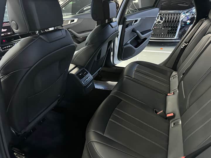 Audi A4L 2024 2024款 40 TFSI 豪华动感型