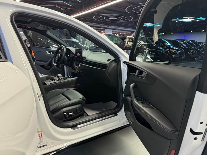 Audi A4L 2024 2024款 40 TFSI 豪华动感型