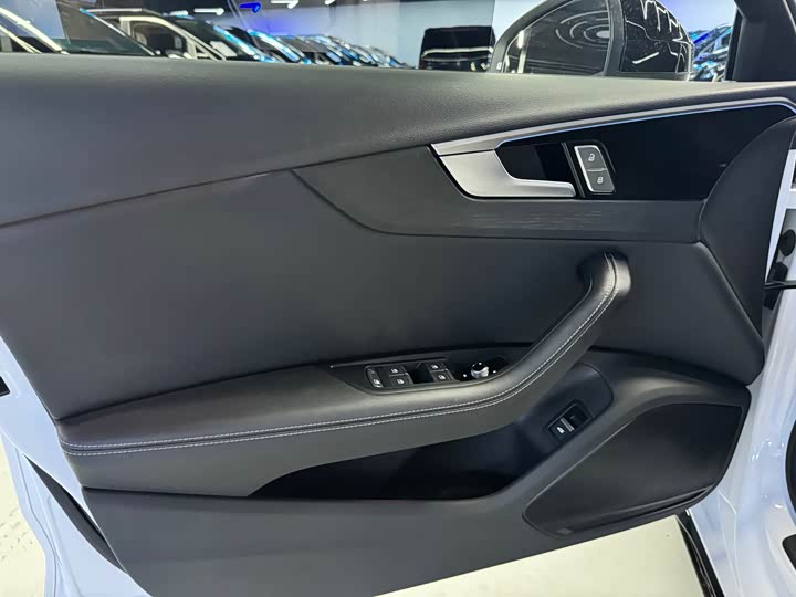 Audi A4L 2024 2024款 40 TFSI 豪华动感型