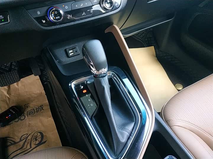 Buick GL6 2021 2021款 323T 轻混动互联豪华型