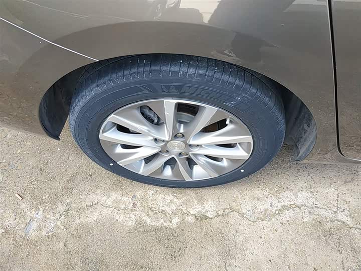 Buick GL6 2021 2021款 323T 轻混动互联豪华型