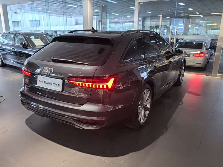 Audi A6 2025 2025款 allroad quattro 探索家 55 TFSI 尊享越野型