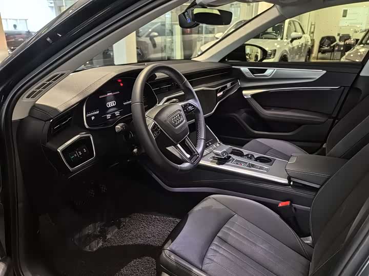 Audi A6 2025 2025款 allroad quattro 探索家 55 TFSI 尊享越野型