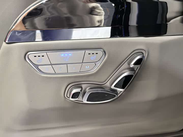 Mercedes-Benz Vito 2024 2024款 2.0T 商务版 7座