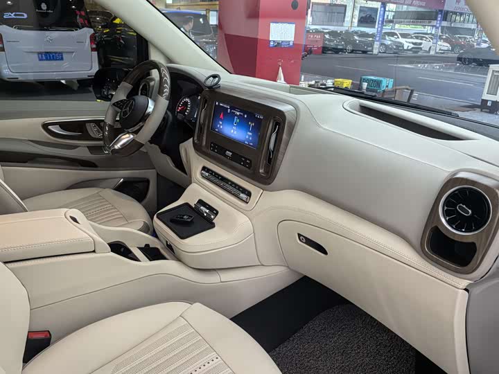 Mercedes-Benz Vito 2024 2024款 2.0T 商务版 7座