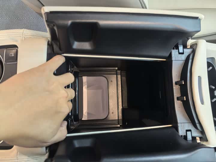 Mercedes-Benz Vito 2024 2024款 2.0T 商务版 7座