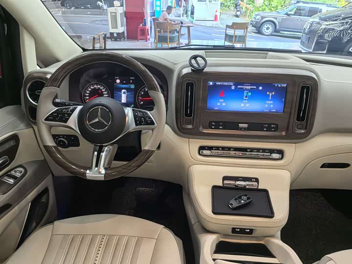 Mercedes-Benz Vito 2024 2024款 2.0T 商务版 7座