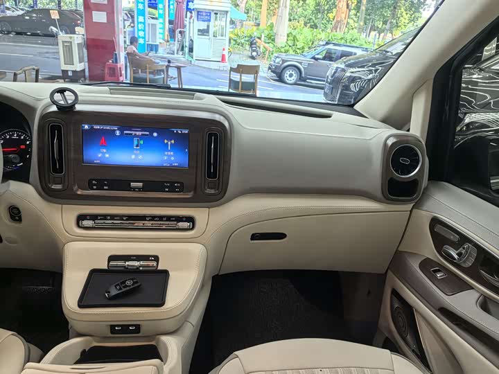 Mercedes-Benz Vito 2024 2024款 2.0T 商务版 7座