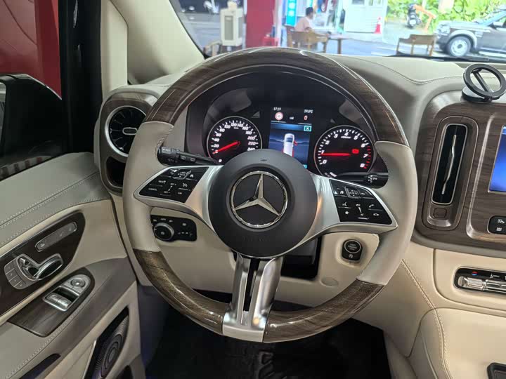 Mercedes-Benz Vito 2024 2024款 2.0T 商务版 7座