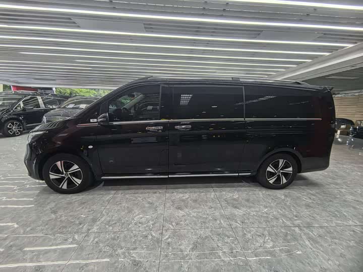 Mercedes-Benz Vito 2024 2024款 2.0T 商务版 7座