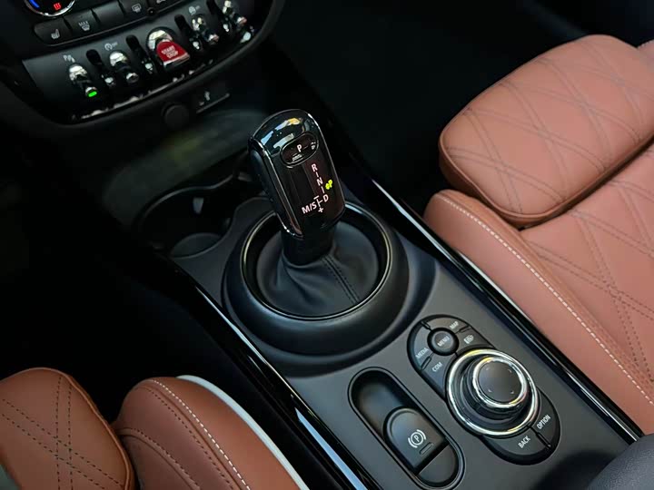 Mini Clubman 2023 2023款 改款 2.0T COOPER S 鉴赏家