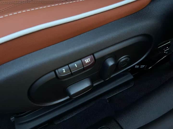 Mini Clubman 2023 2023款 改款 2.0T COOPER S 鉴赏家