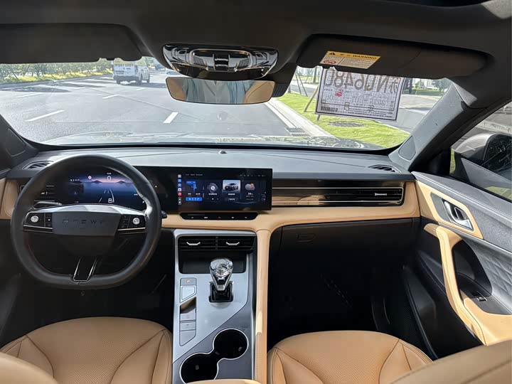 Roewe RX5 2023 2023款 1.5T 尊荣滑屏版