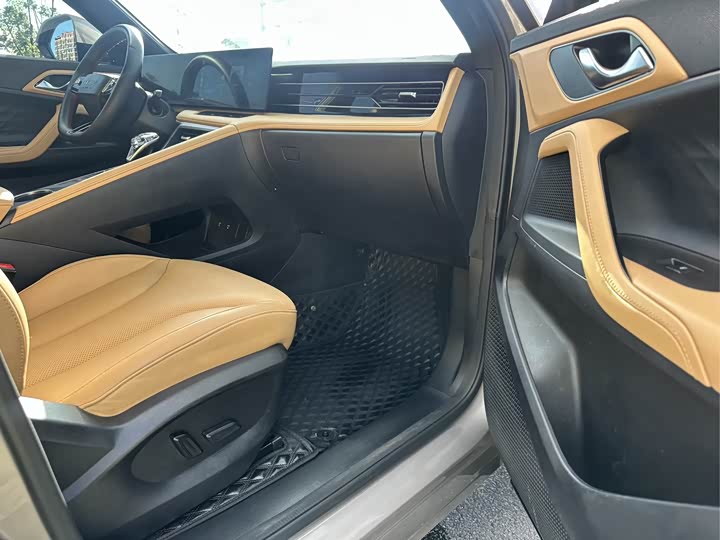 Roewe RX5 2023 2023款 1.5T 尊荣滑屏版