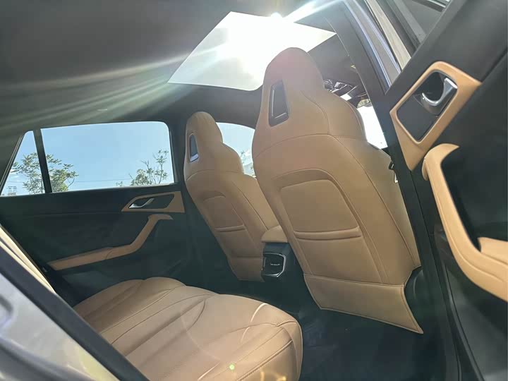 Roewe RX5 2023 2023款 1.5T 尊荣滑屏版