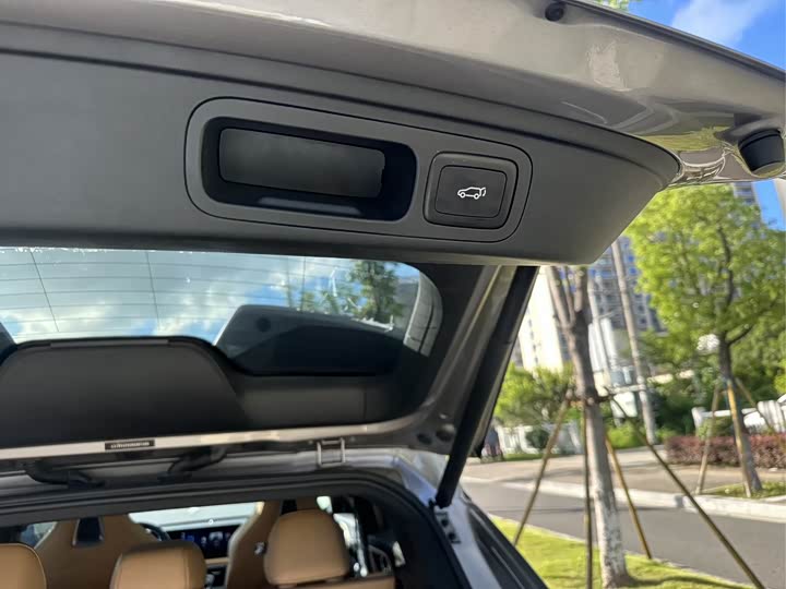 Roewe RX5 2023 2023款 1.5T 尊荣滑屏版