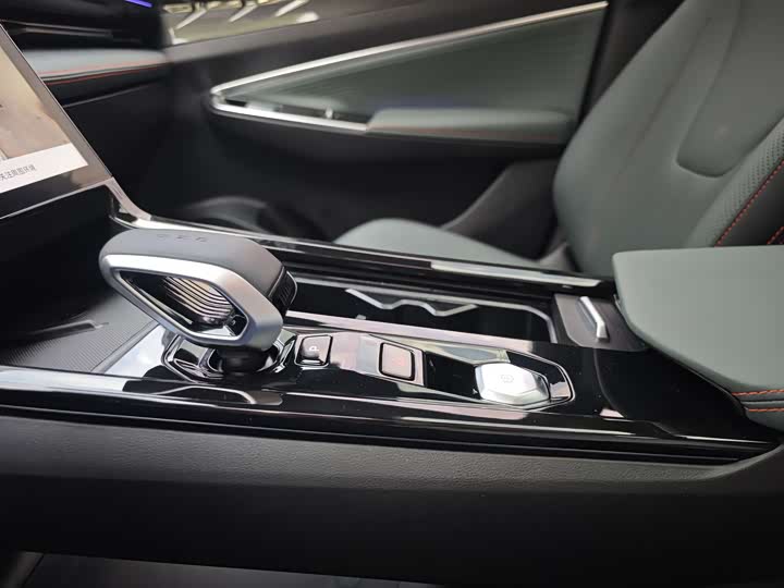 Geely Atlas 2024 2024款 1.5TD 智尊版