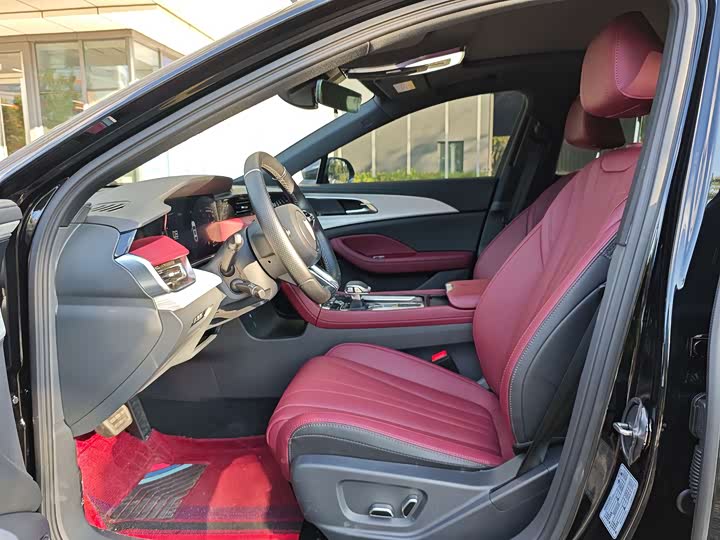 Hongqi H5 2025 2025款 2.0T 自动玄影版