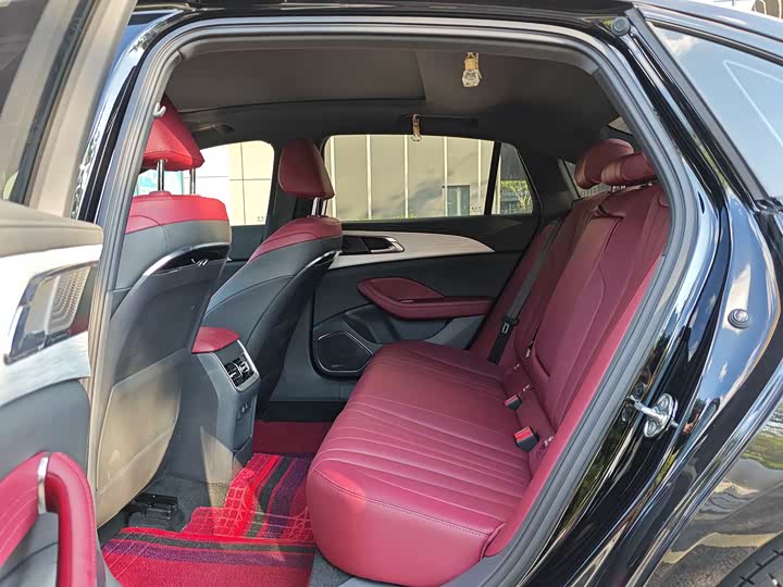 Hongqi H5 2025 2025款 2.0T 自动玄影版