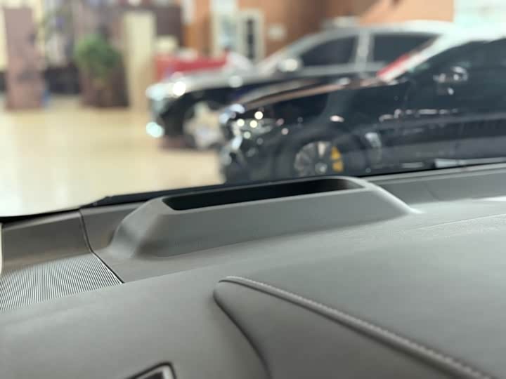 Toyota Vellfire 2024 2024款 皇冠 双擎 2.5L 至尊行政版