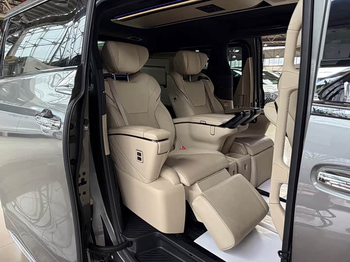 Toyota Vellfire 2024 2024款 皇冠 双擎 2.5L 至尊行政版