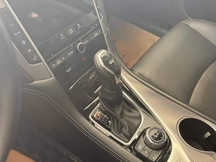 Infiniti Q50L 2018 2018款 2.0T 逸享版 国VI