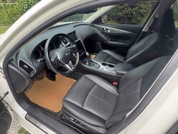 Infiniti Q50L 2018 2018款 2.0T 逸享版 国VI