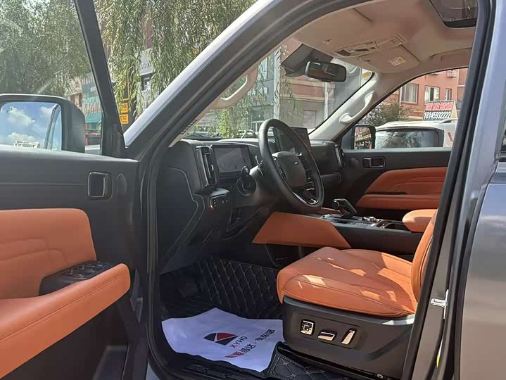 Haval H9 2024 2024款 2.0T 汽油四驱极境版