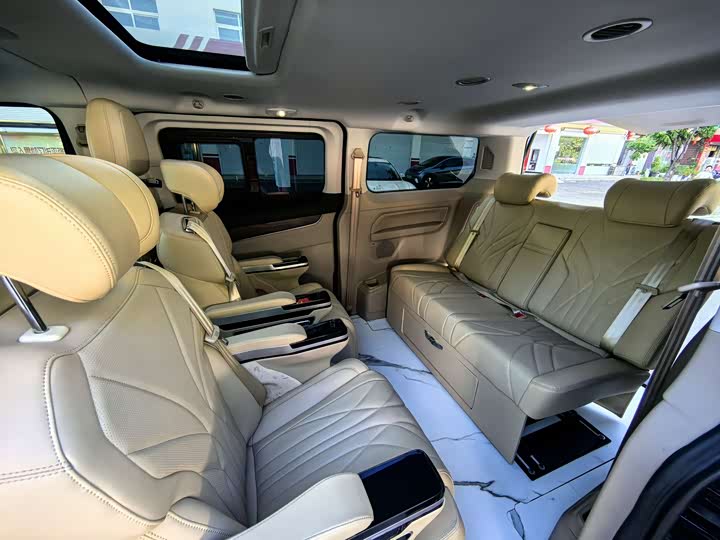 Ford Tourneo 2023 2023款 2.0T 自动致享版